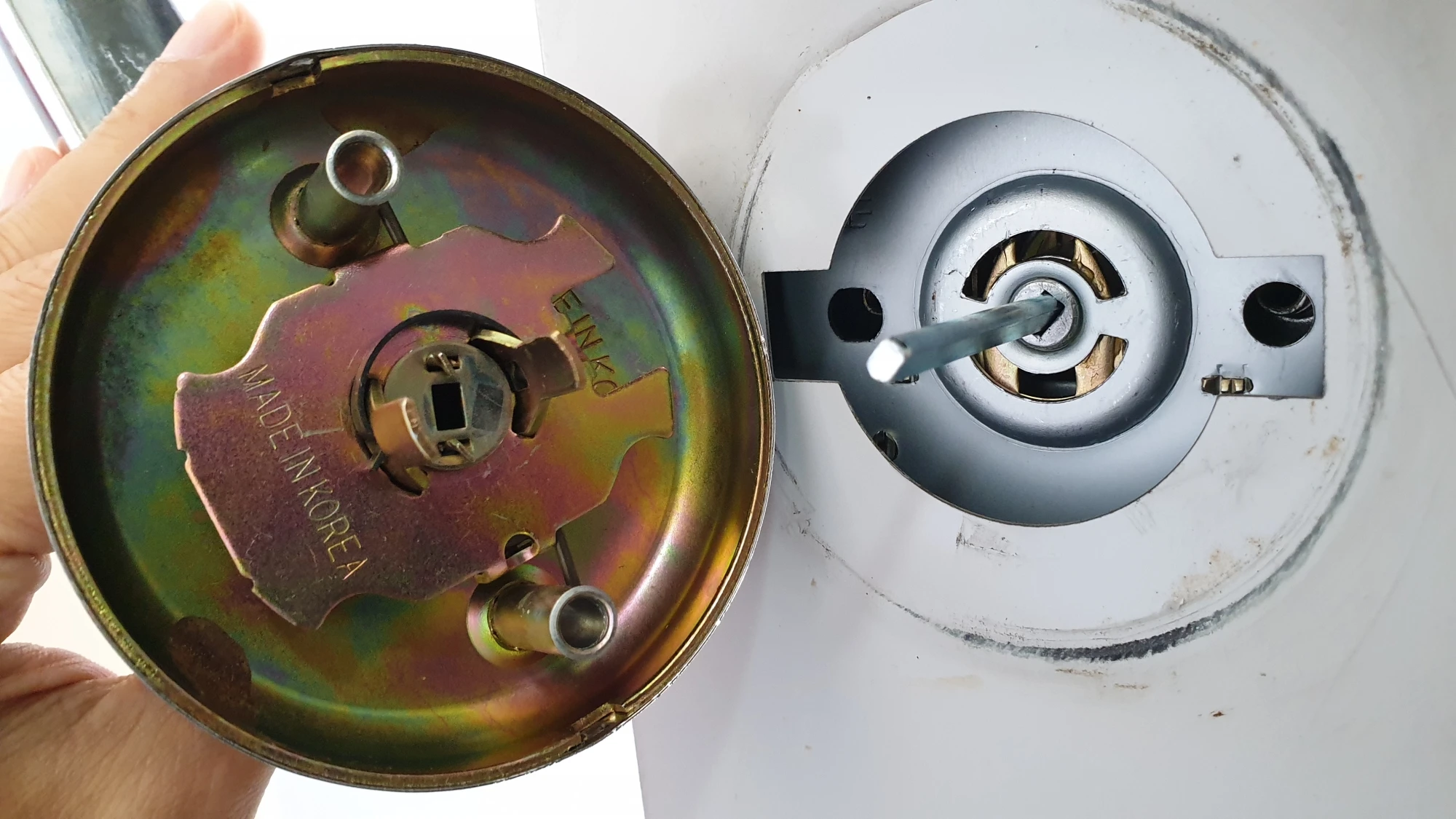 실내 손잡이 끼우는 방향