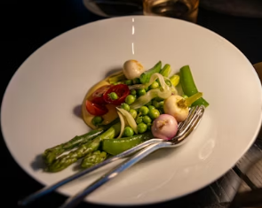 체질별 방풍나물 섭취 가이드: 태음인에게는 보약&amp;#44; 소양인에게는 주의