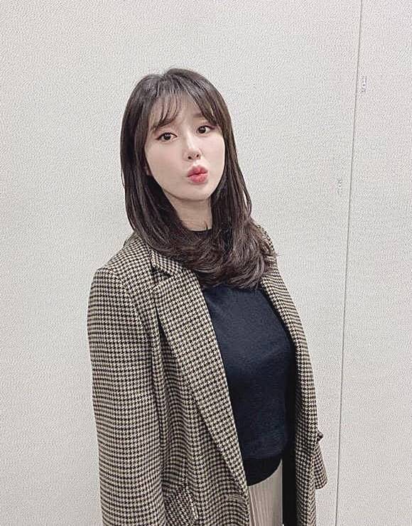 가수-나비