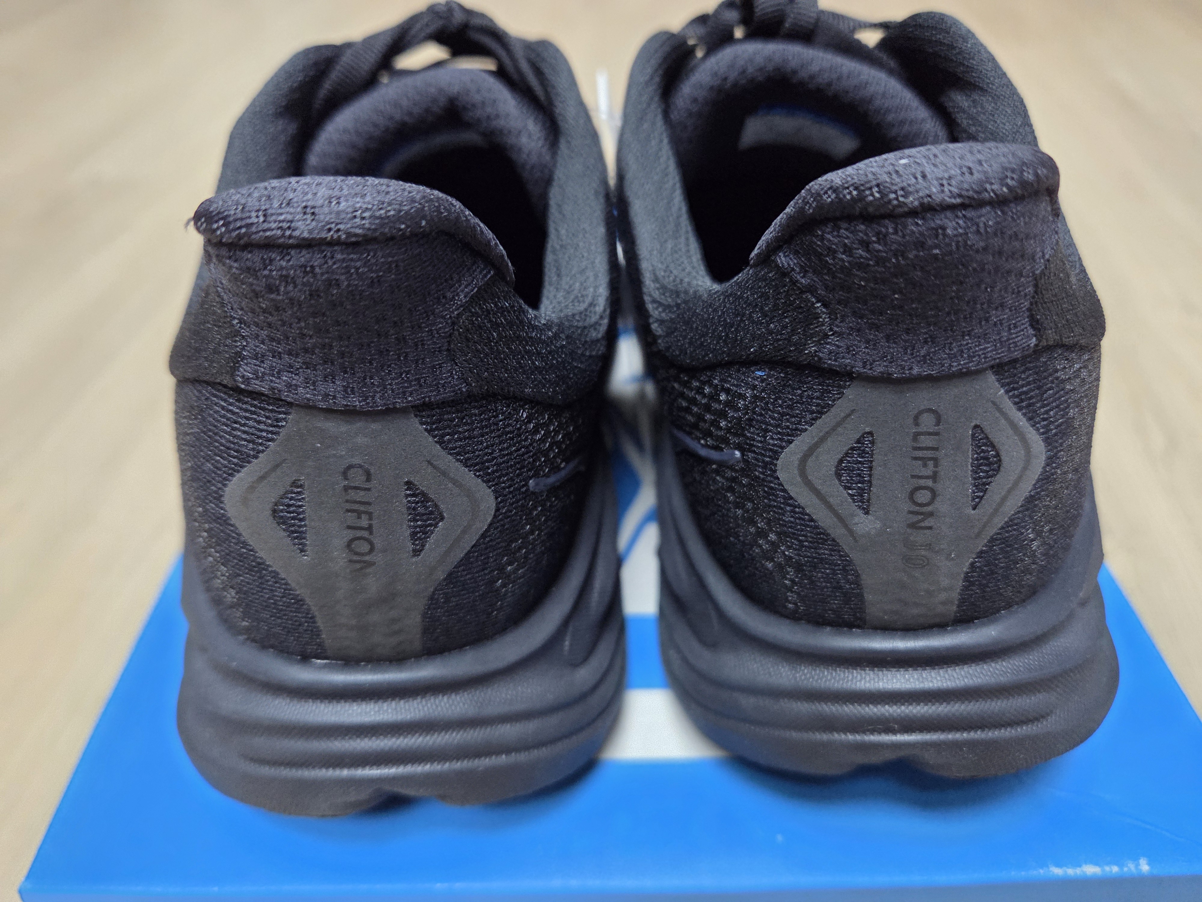 호카 남성용 클리프톤10 와이드 7