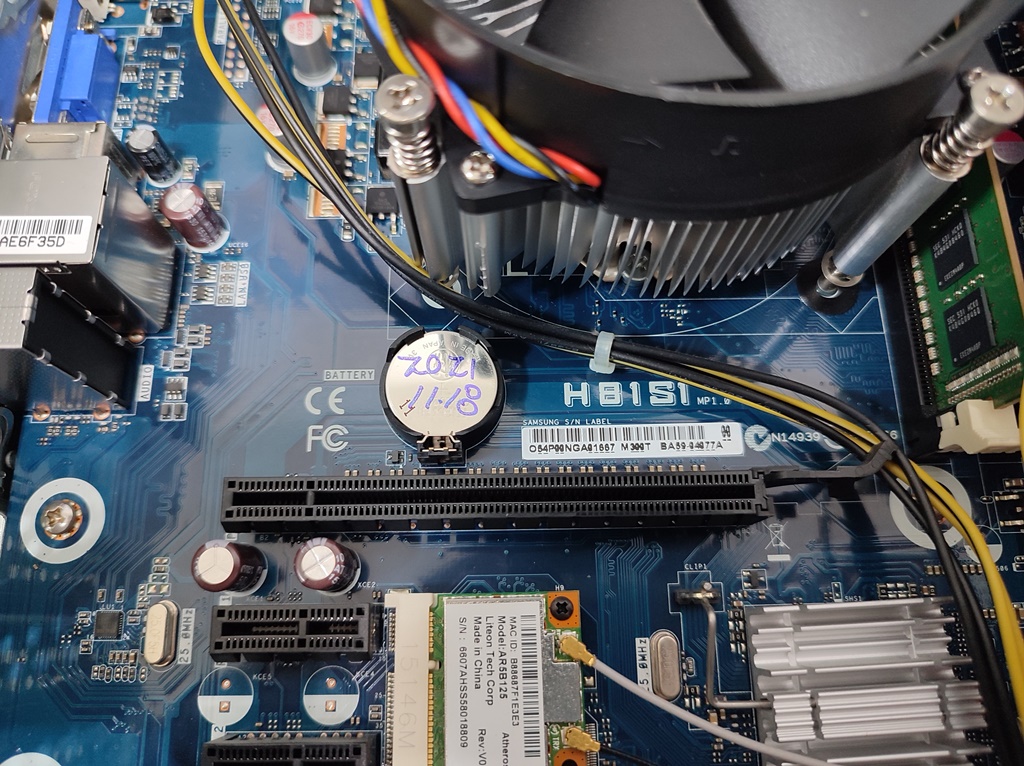 메인보드의 배터리를 신품으로 교체했습니다. H81S1MP1.0