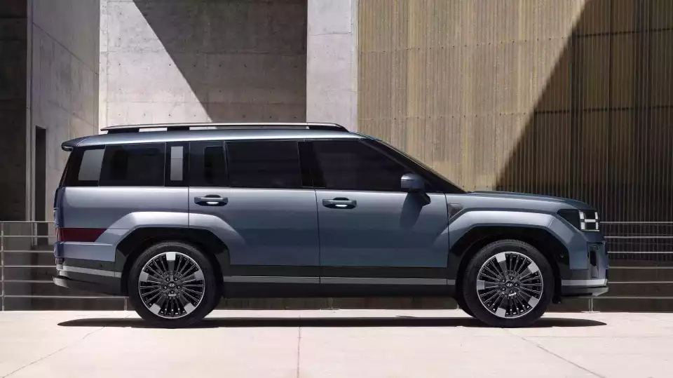 신형 싼타페의 파워트레인은 둘로 나뉩니다.