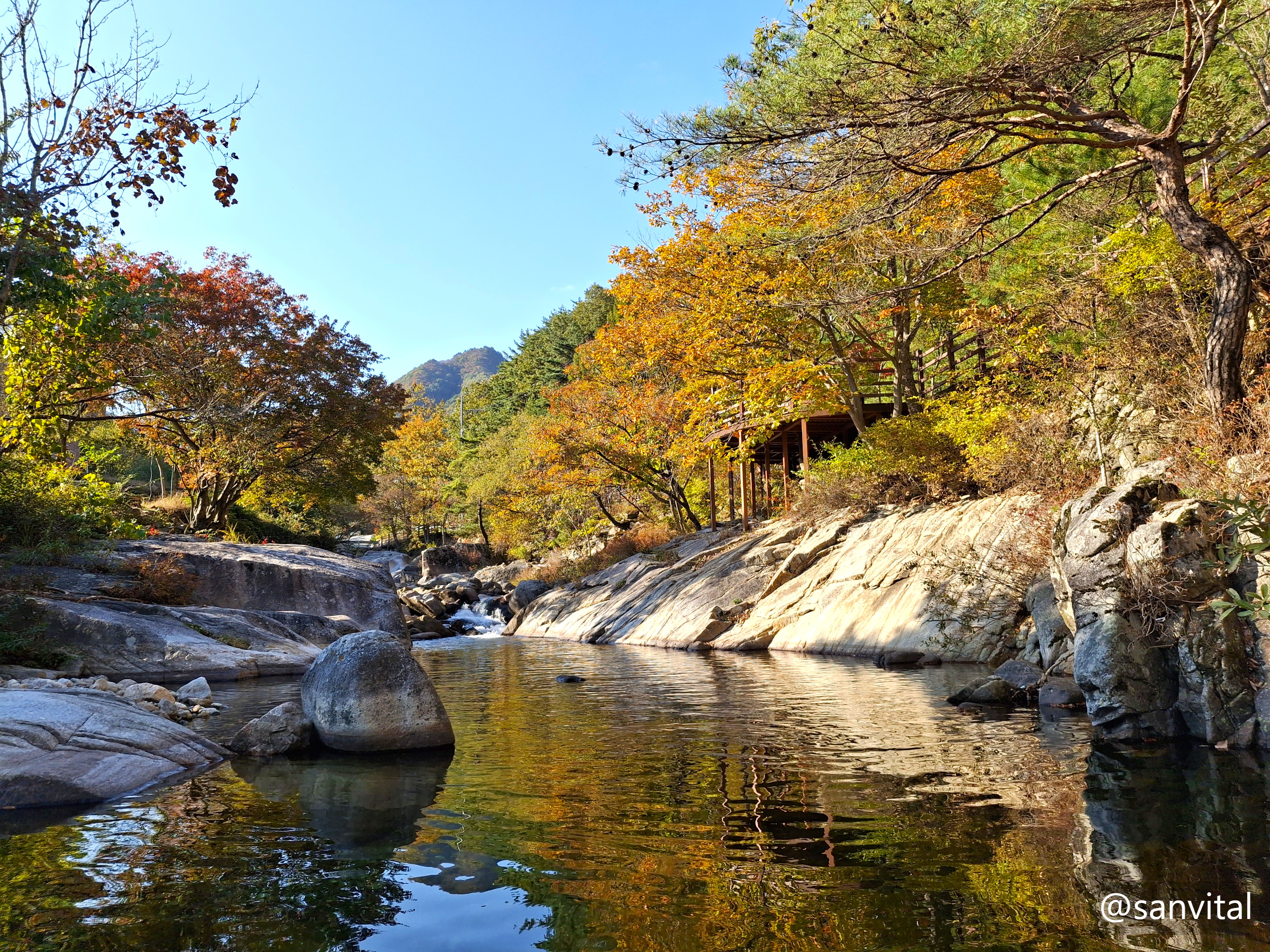 월성계곡 서출동류물길 트레킹