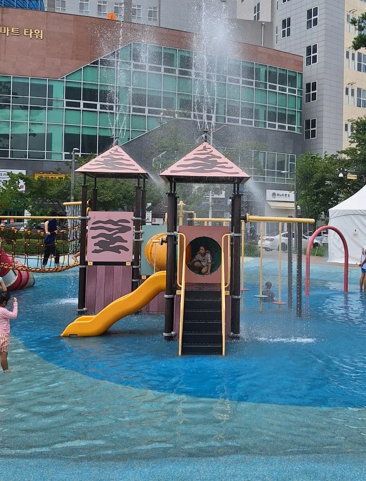 풍무동-물놀이터-놀이시설2