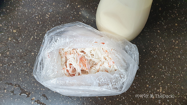 크래미 오이 초밥&amp;#44; 크래미에 마요 섞기