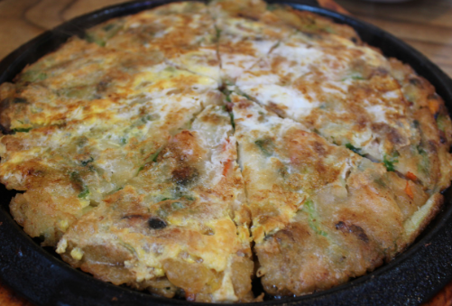 옛날보리밥 삼색칼국수 대표 메뉴