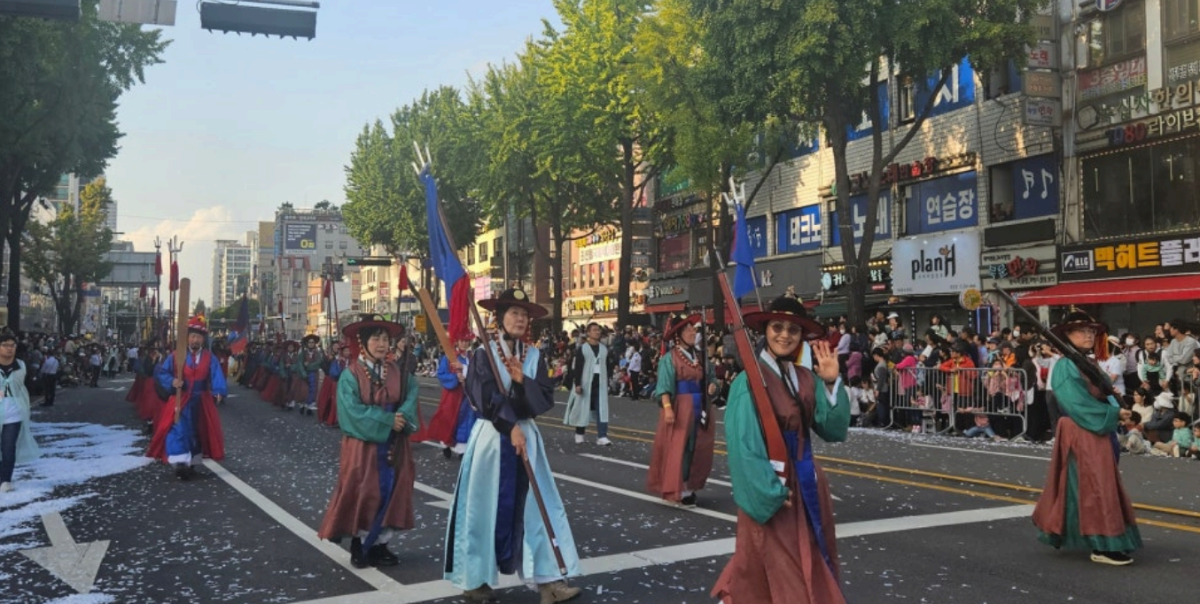 [서울 근교 가을 축제]수원화성문화제 2025｜정조대왕 능행차 공동재현❘정조대왕의 도시에서 만나는 가을 축제의 정수