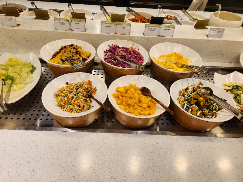 서울대입구 에그옐로우 애슐리퀸즈