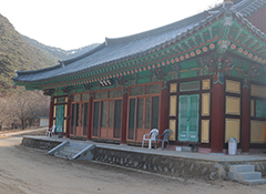 고운사 대웅전과 불교 문화재 풍경