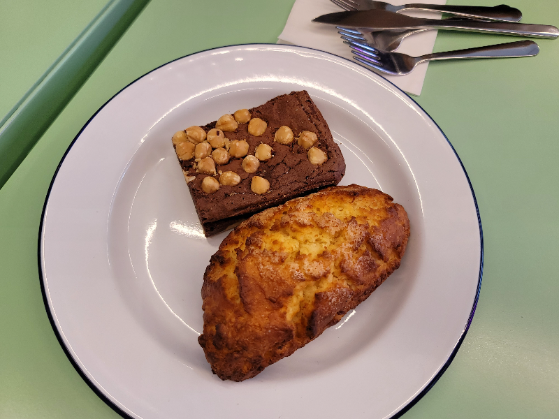 삼각지스코프 버터스콘과 헤이즐넛 브라우니