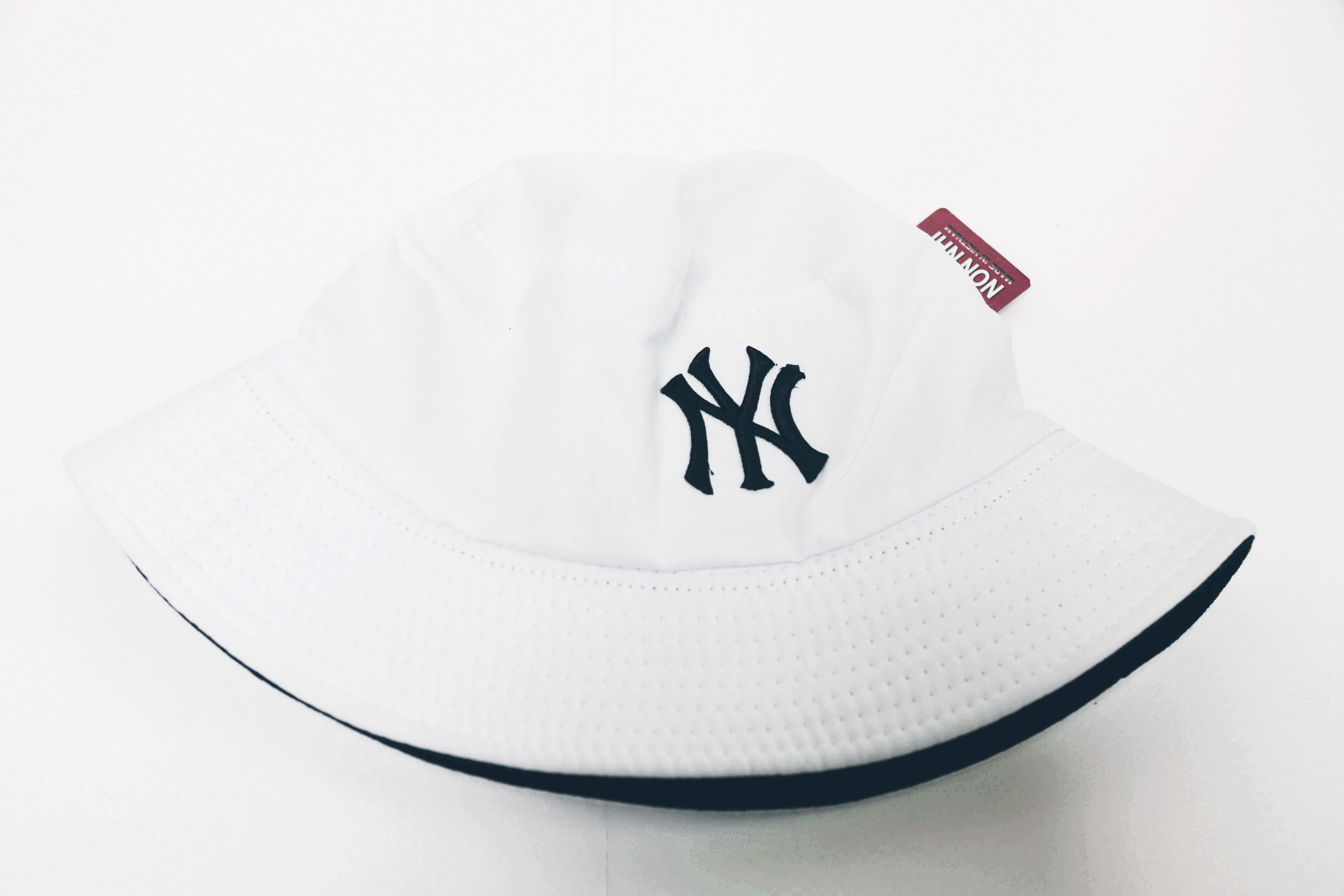 나트랑-담시장에서-구입한-흰색-벙거지-모자