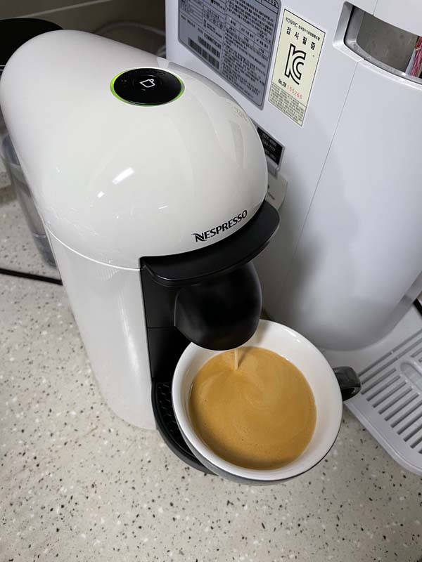 크레마가 풍부한 버츄오플러스 