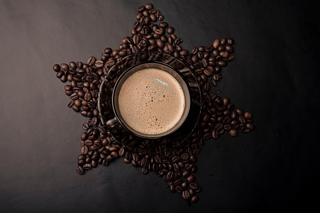 커피 원두와 라떼