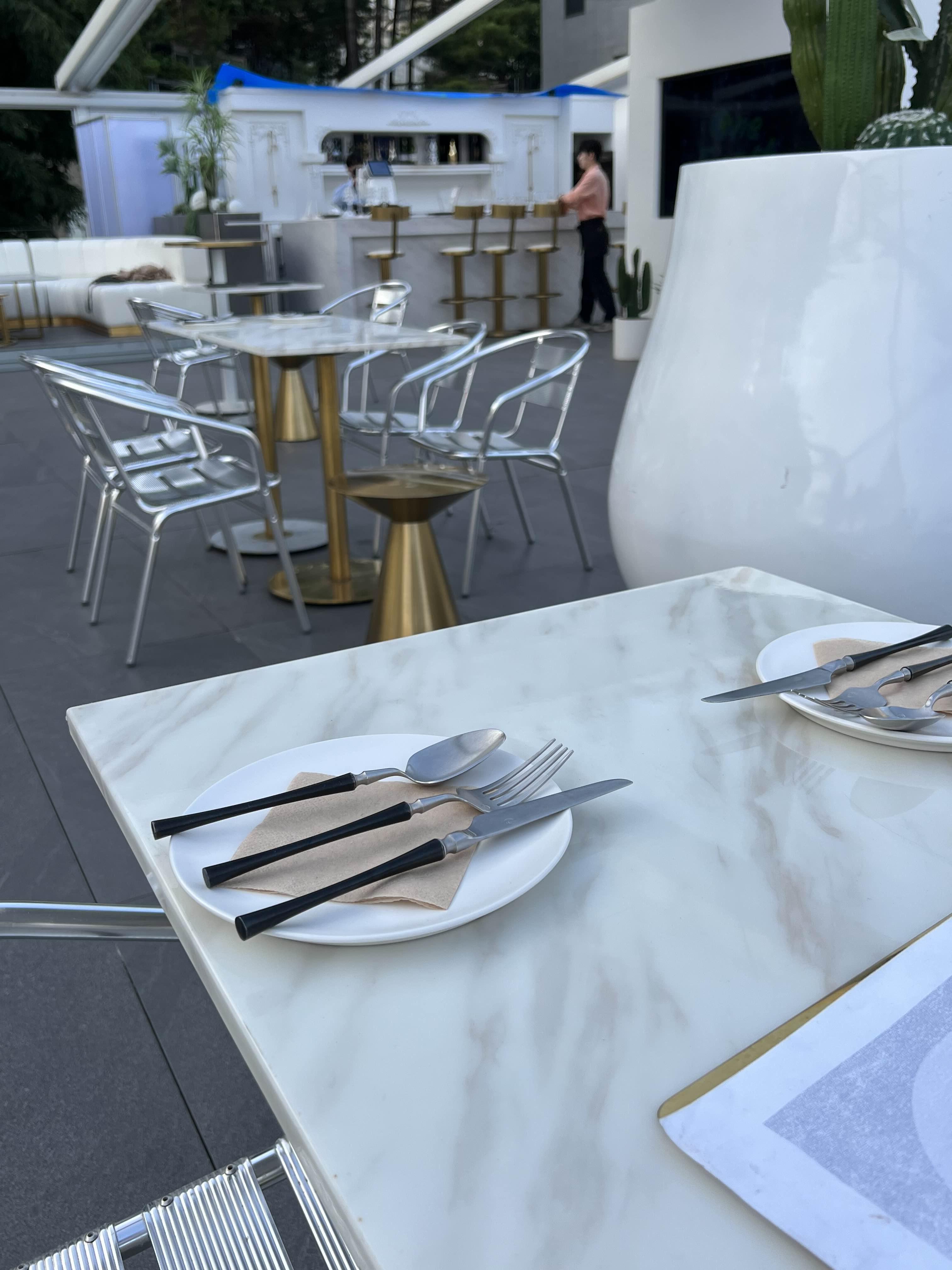 위플 168 테이블