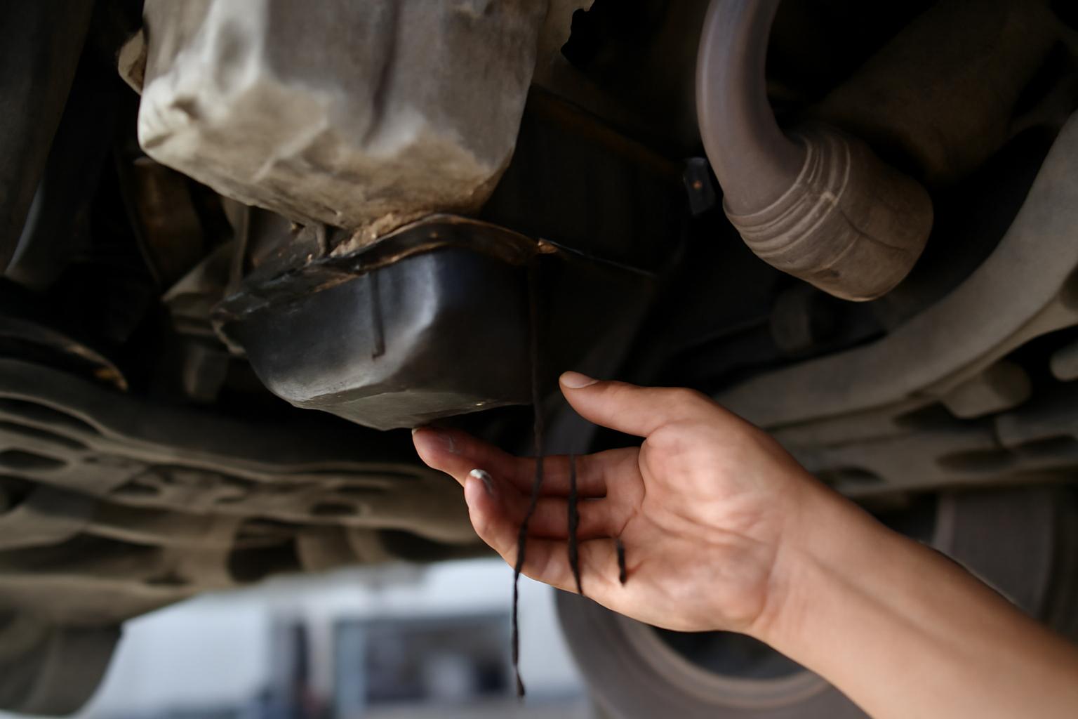 엔진오일 누유 증상