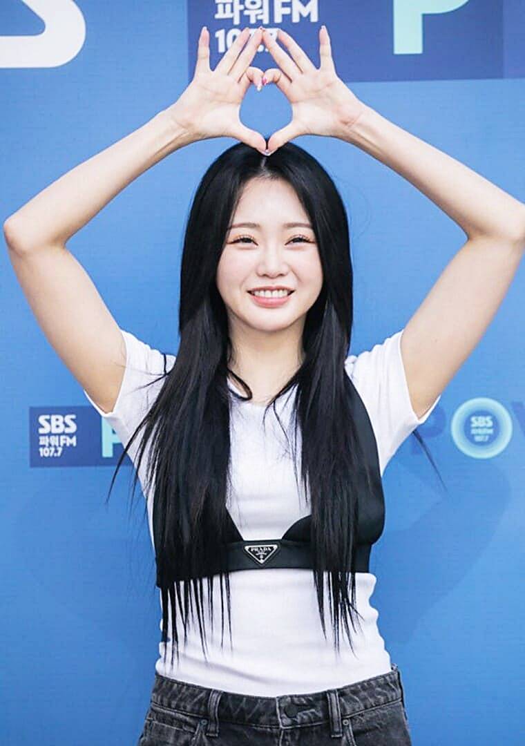 가수-홍지윤