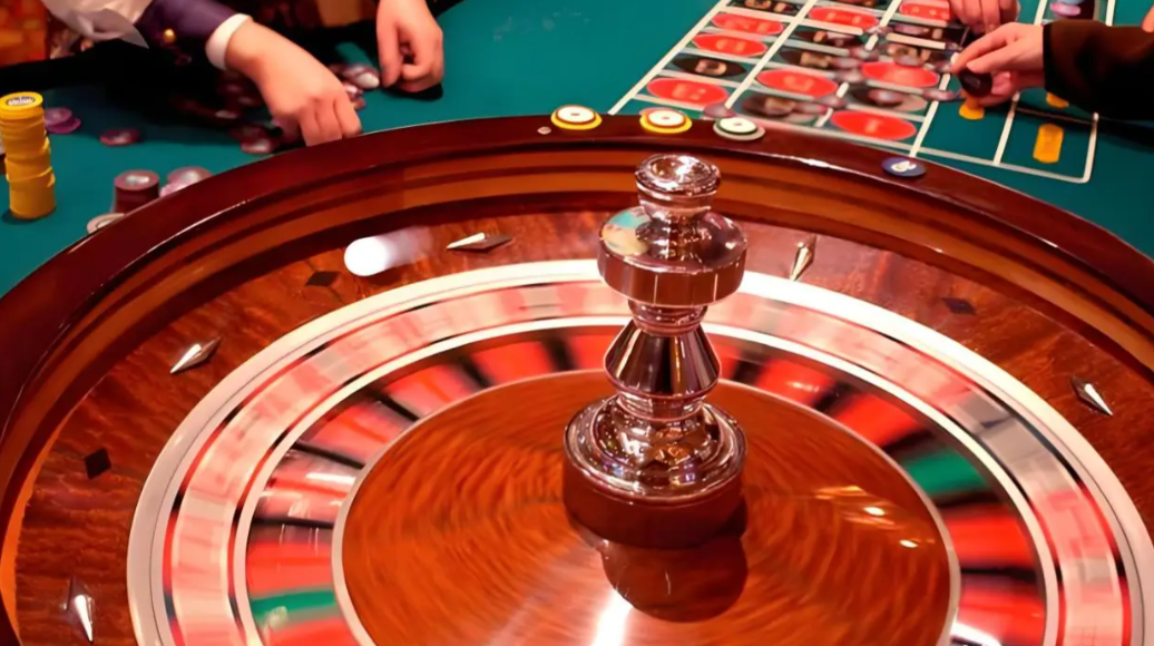 카지노를즐기고있는사람들사진