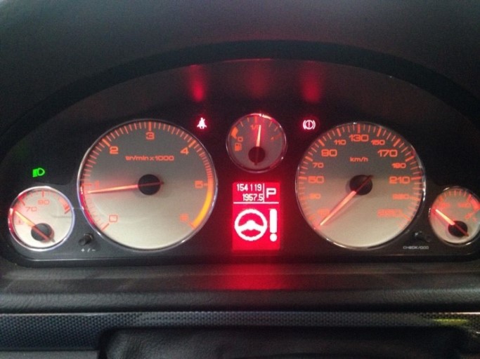 파워 스티어링 경고등