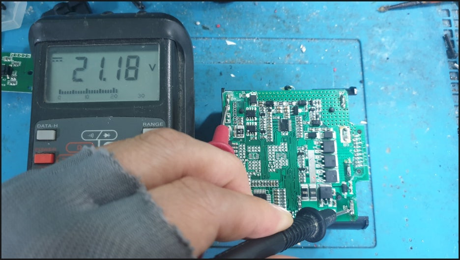 디베아 f20 max 배터리팩 전압 체크