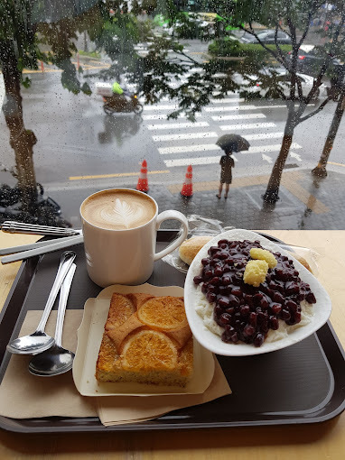 성북동 빵집 '나폴레옹과자점' 본점
