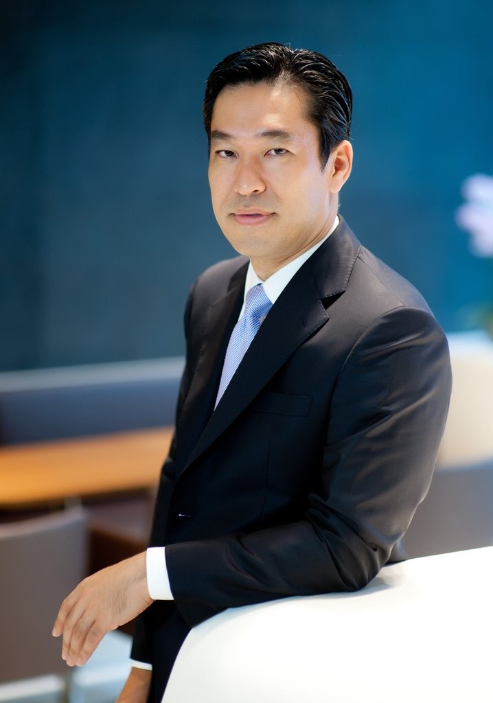 비즈니스 정장 남성 프로필 사진