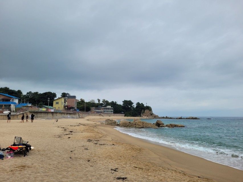 가진해변 주변 분위기