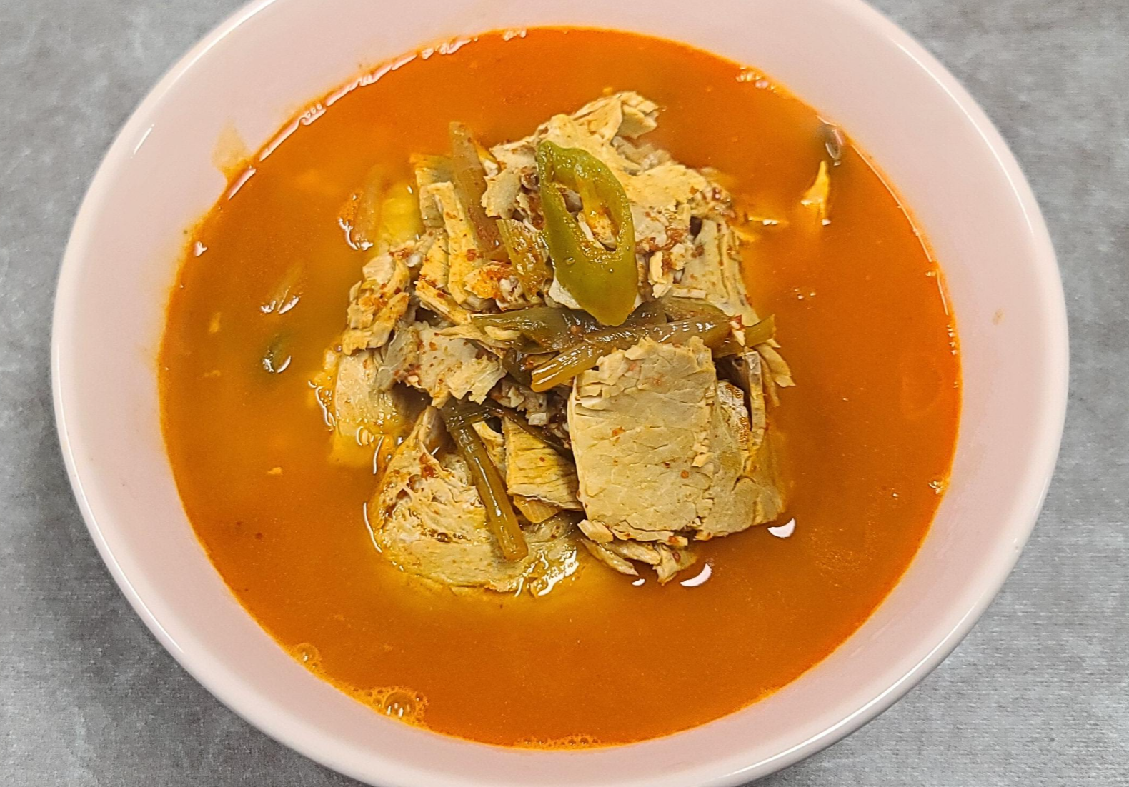 간편식사 외갓집 돼지국밥 얼큰한국물 얼큰부산돼지국밥 넉넉한유통기한 국내산돼지고기 청양고추