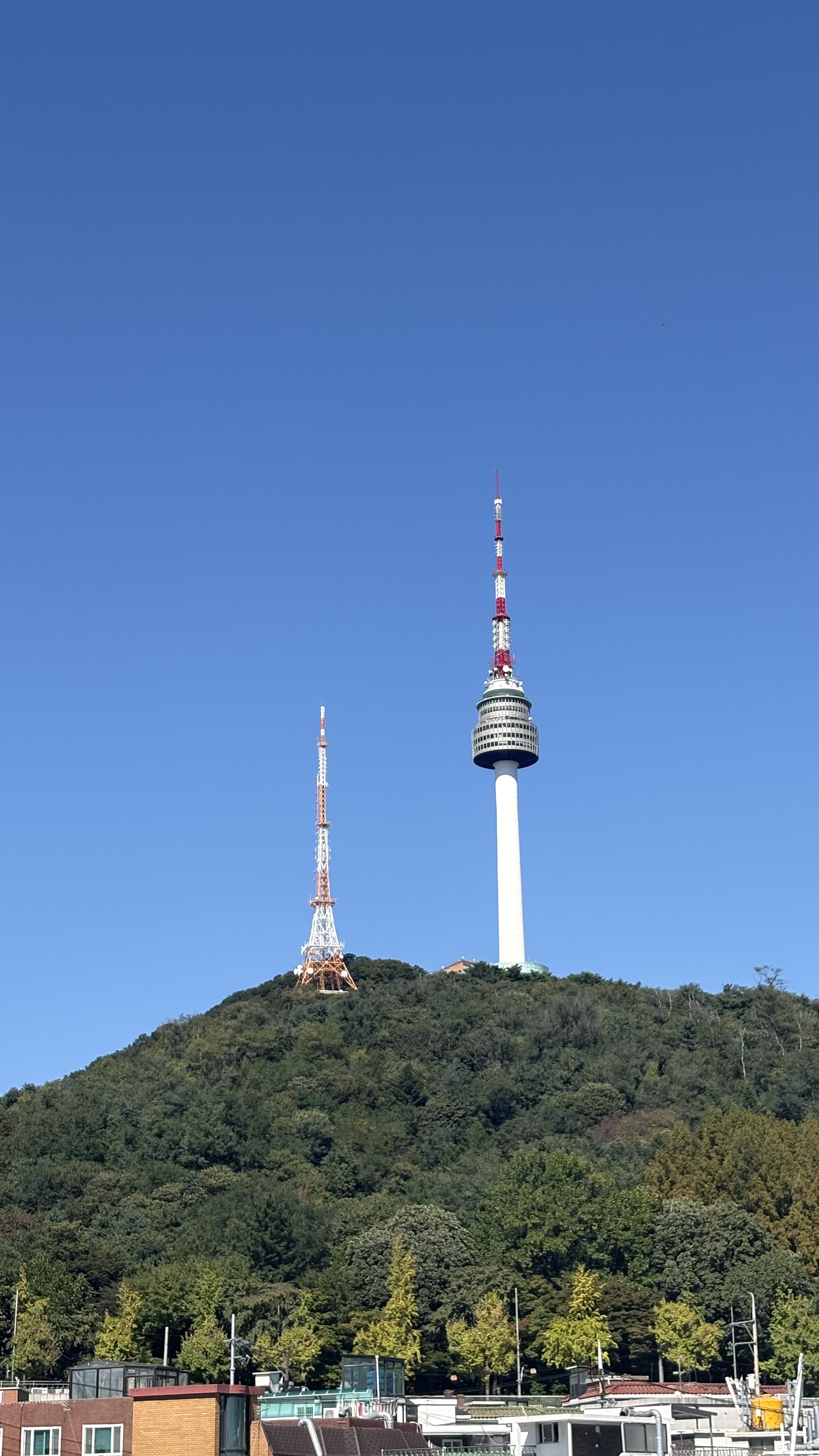 서울 속 이국적인 낭만, 해방촌(HBC) 완벽 데이트 코스: 남산 뷰 부터 신흥시장까지