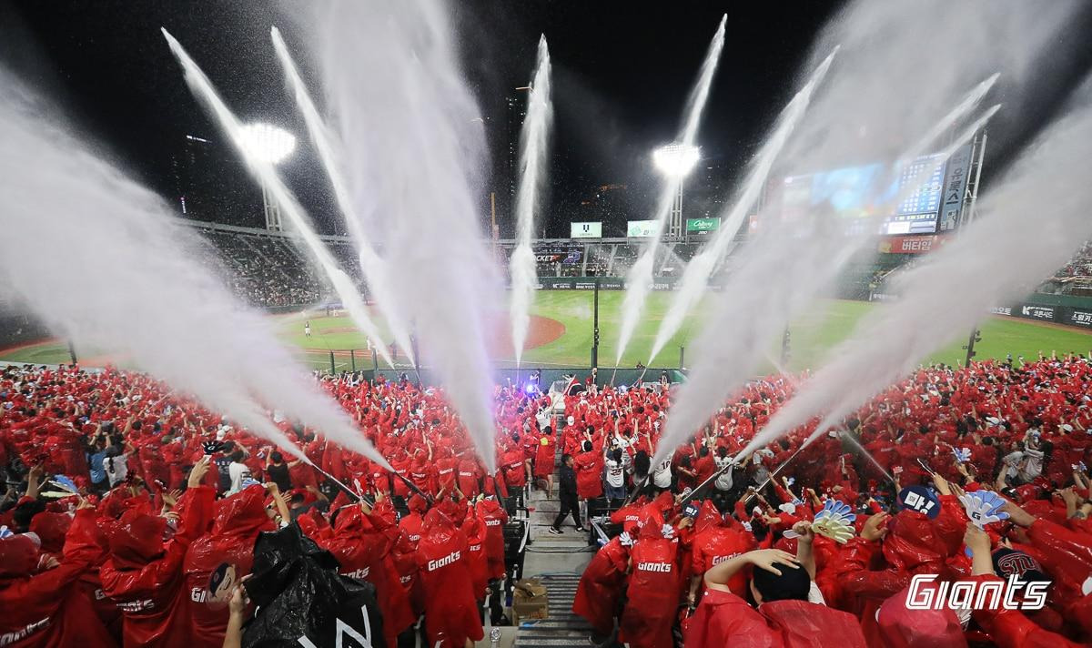 롯데 자이언츠 티켓 매진? 포기 금지! 취소표 잡는 '피켓팅' 필승 전략