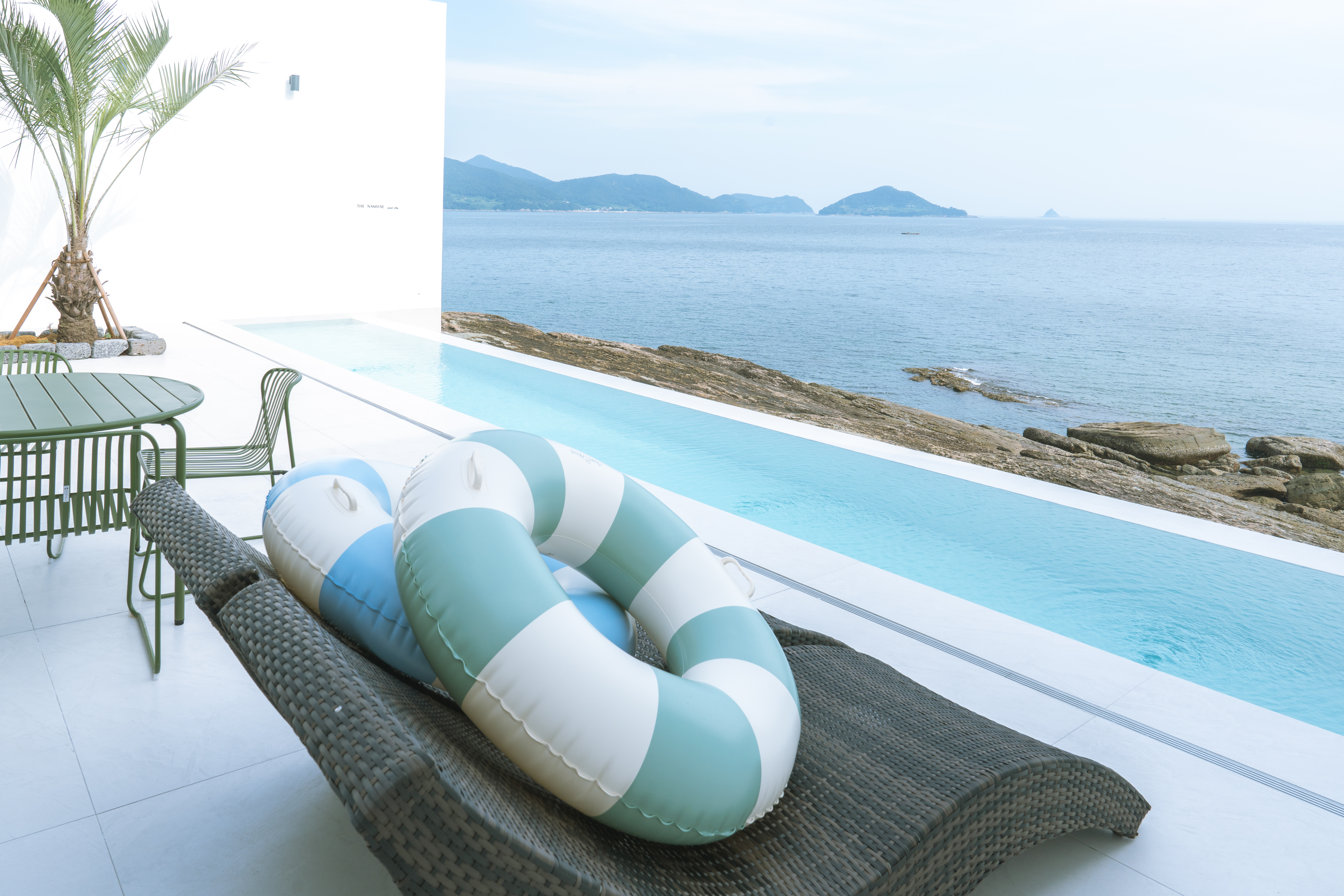 더 남해 풀빌라 수영장