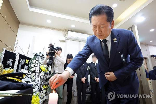 완도 창고 화재 순직 소방관 눈물의 영결식... "영웅들의 마지막 길, 대전현충원 안장"