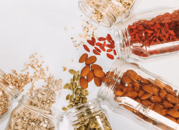 피부 노화의 주범 vs 동안의 비밀&#44; 음식으로 알아보는 12가지