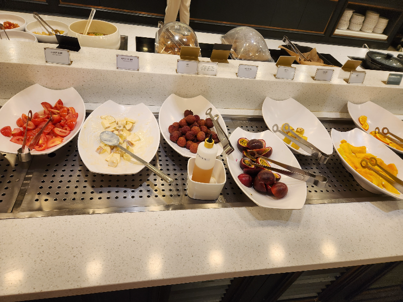 서울대입구 에그옐로우 애슐리퀸즈