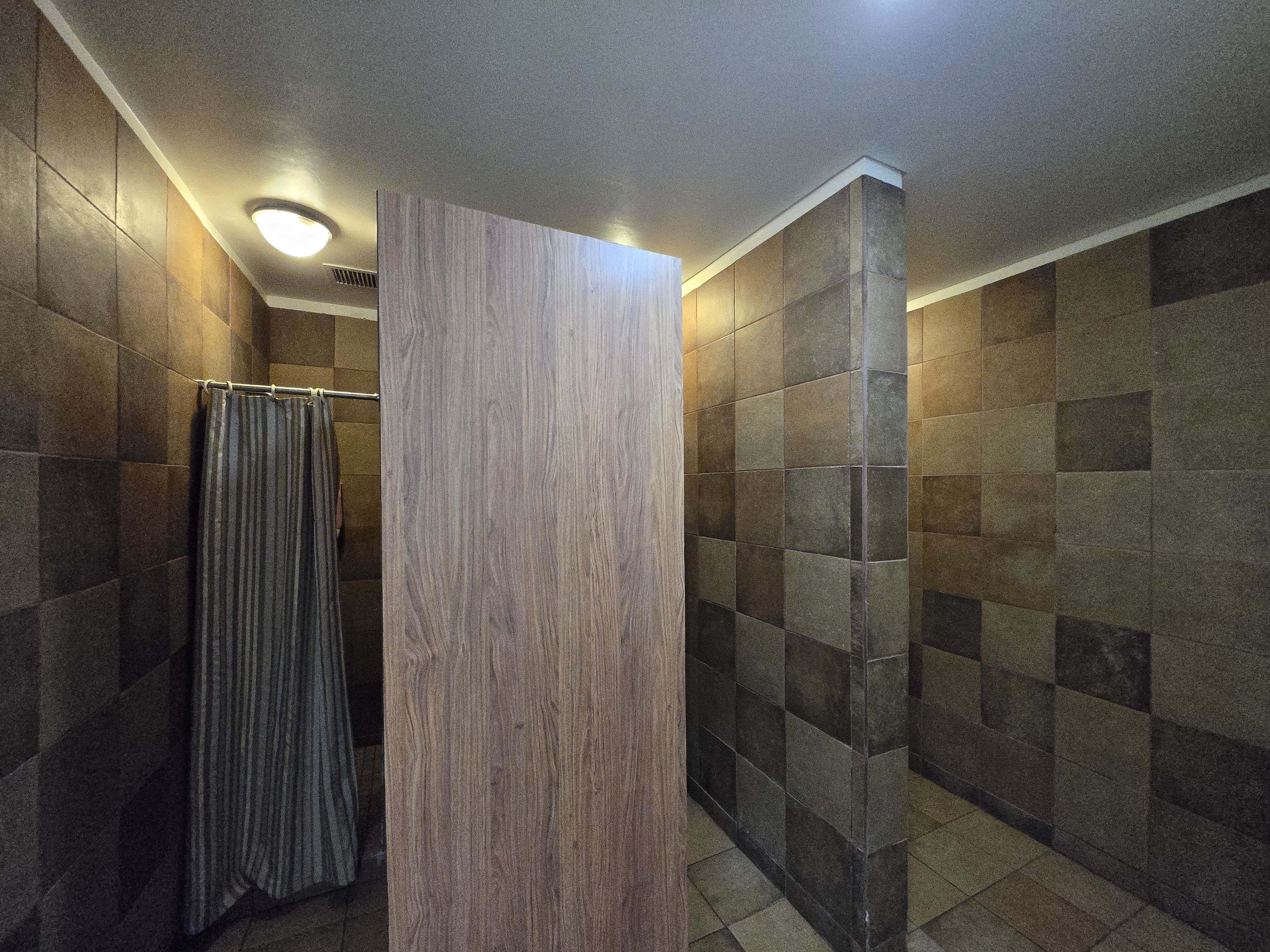 괌 PIC 야외샤워실