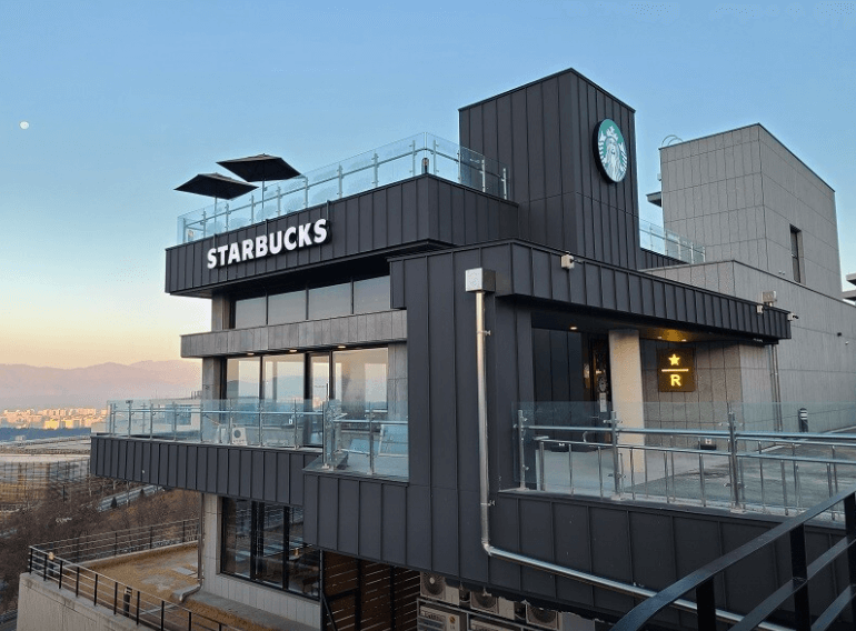 스타벅스-춘천구봉산R점-매장사진
