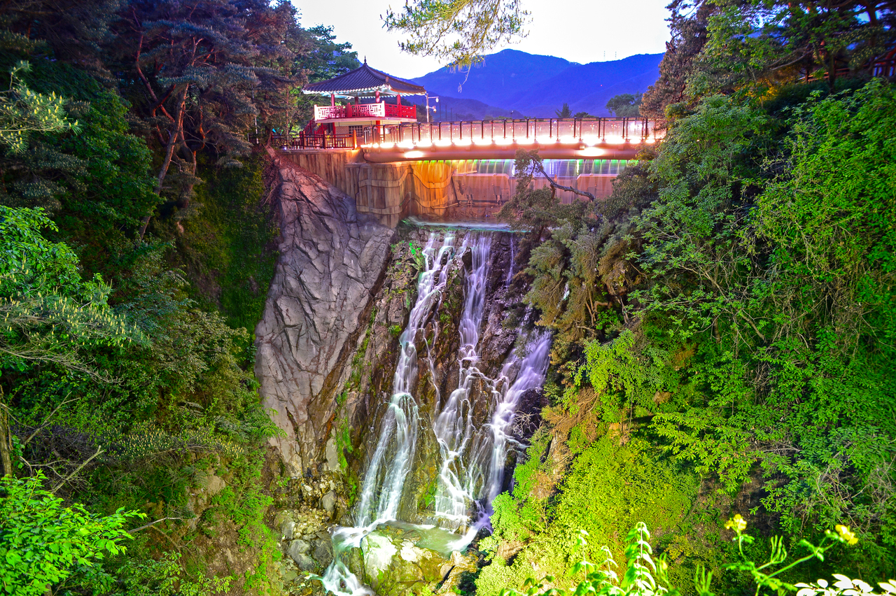 의림지 유리전망대