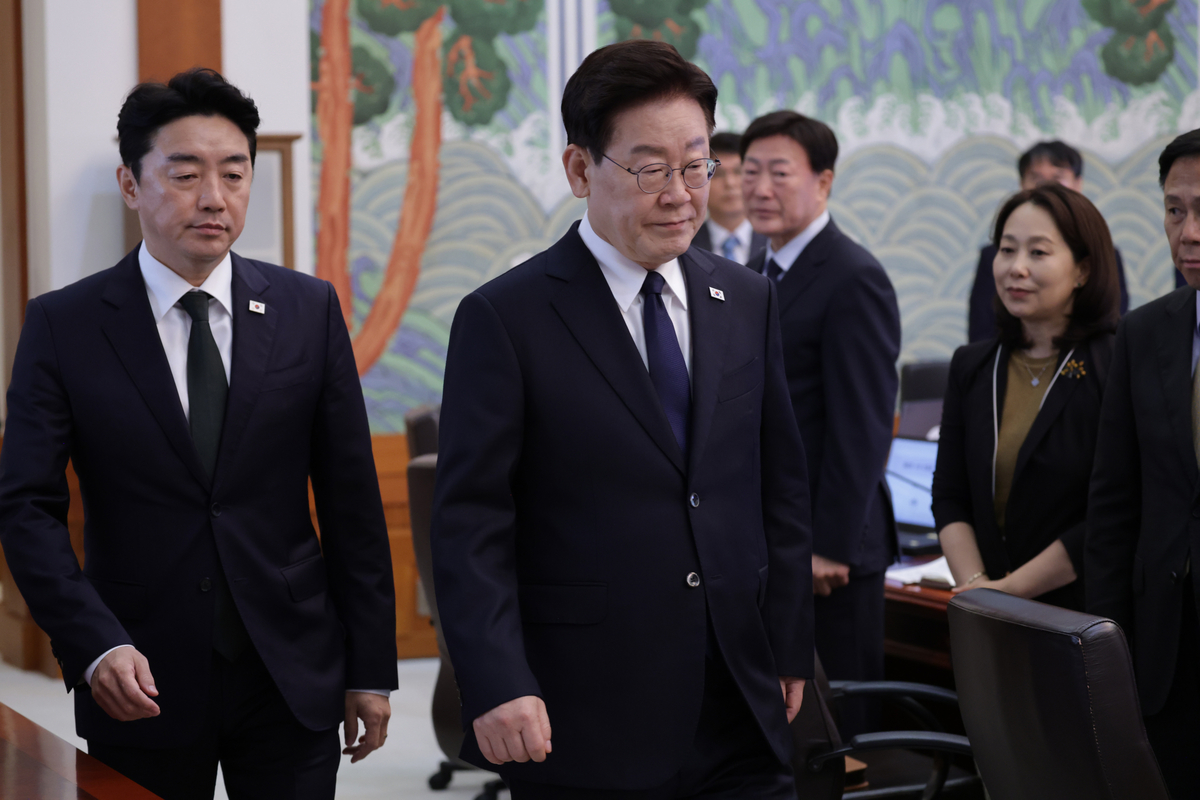 이 대통령 지지율 최저치 40% ｜부동산&middot;인사&middot;20대 지지율 하락 이유 총정리