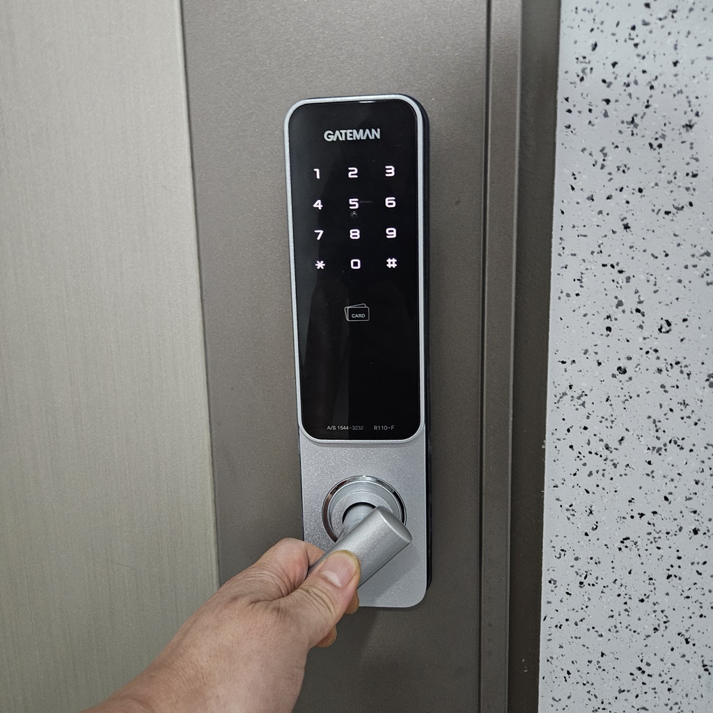 게이트맨 gateman 현관 전자 번호 도어락 r110f 비밀번호 분실 모를 때 까먹었을 때 부수지 않고 비파괴 무 손상 비 파손 무 파손 강제 개문 개방 여는 방법 해결법