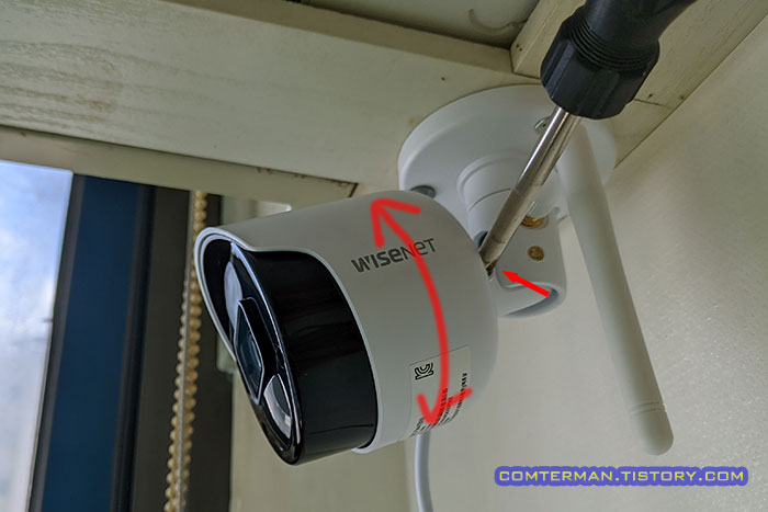 SNK-B73047BW 카메라 방향 조절 방법