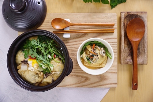 잘 차려진 음식 사진