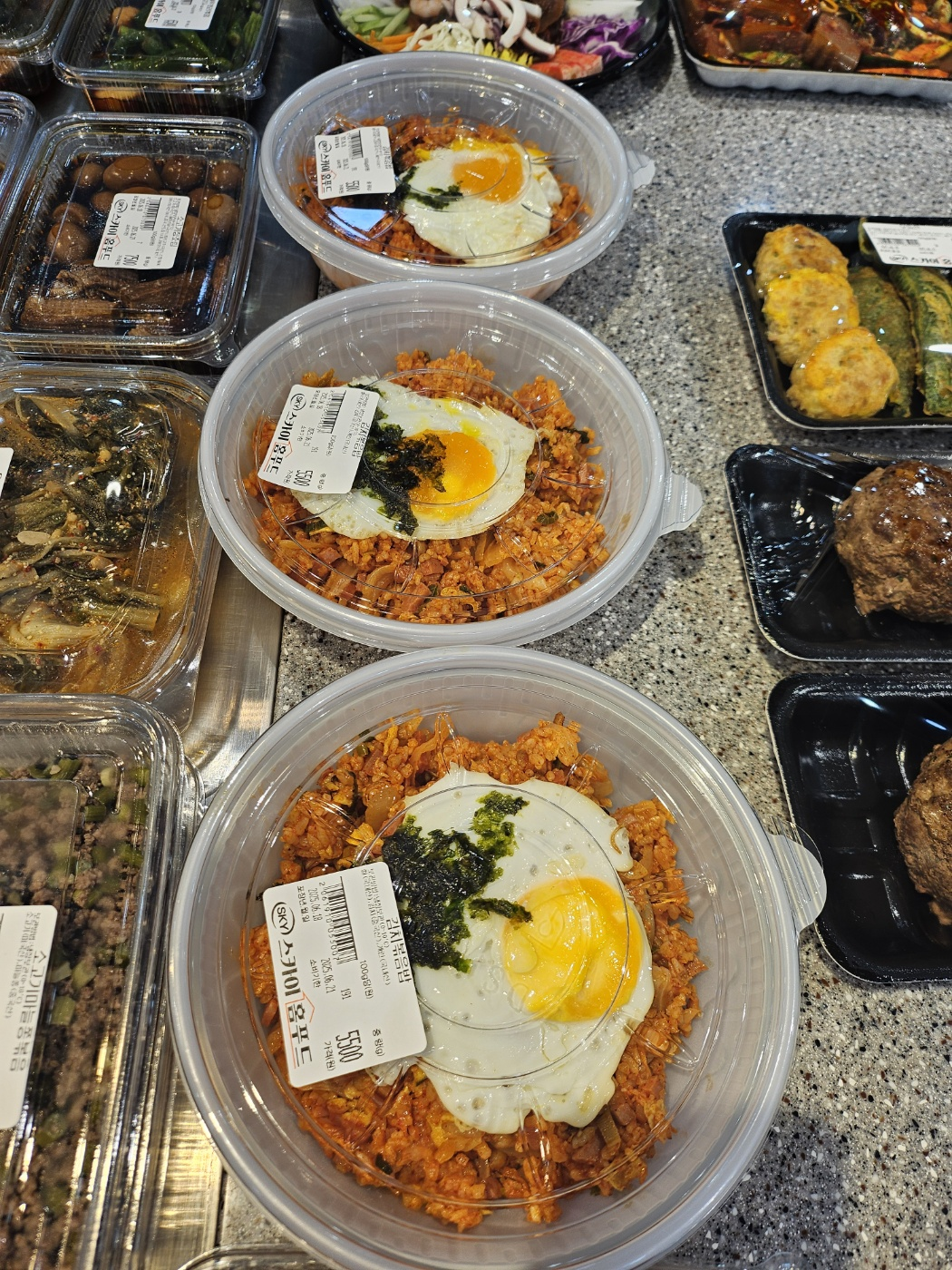 간편한 한 끼! 계란후라이 올라간 김치볶음밥