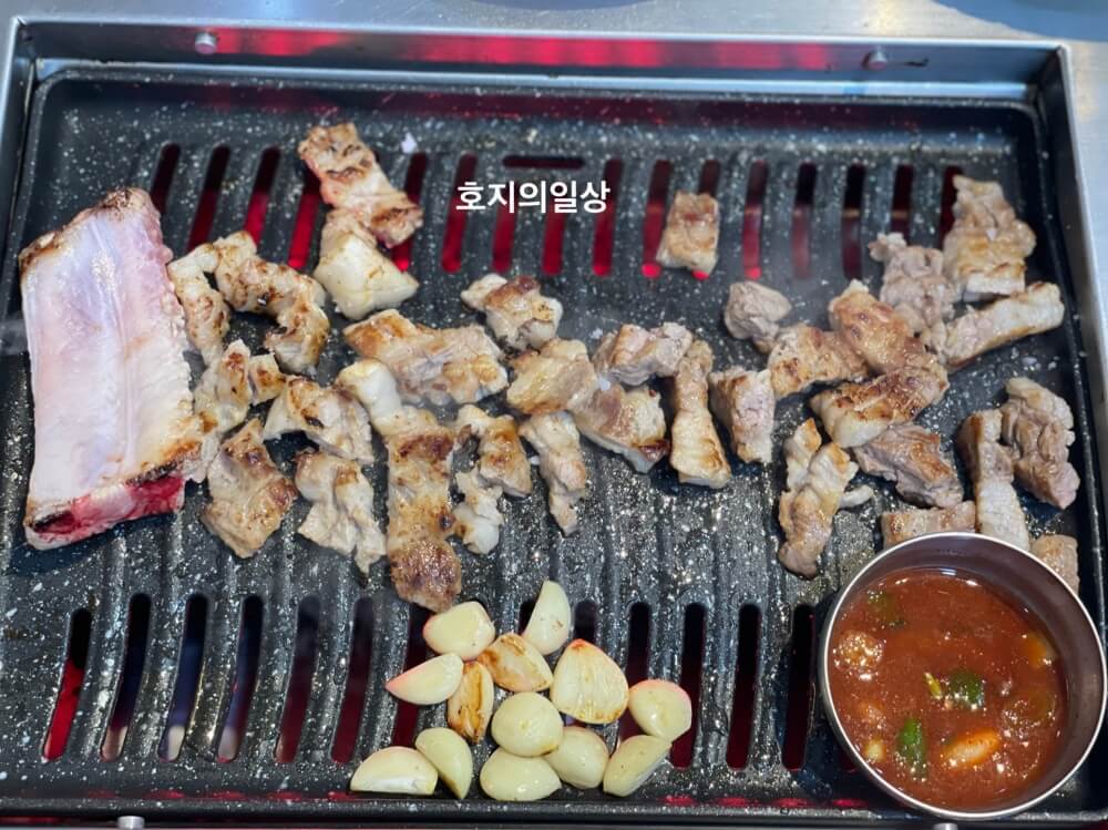 제주 탐라가든 - 먹기 좋게 자른 돼지생갈비