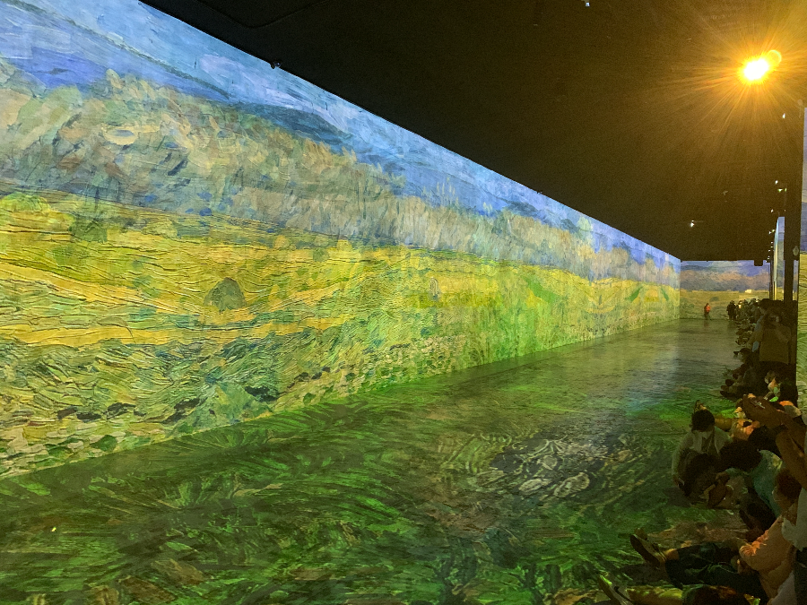 빛의 벙커 고흐 미디어 아트 감상