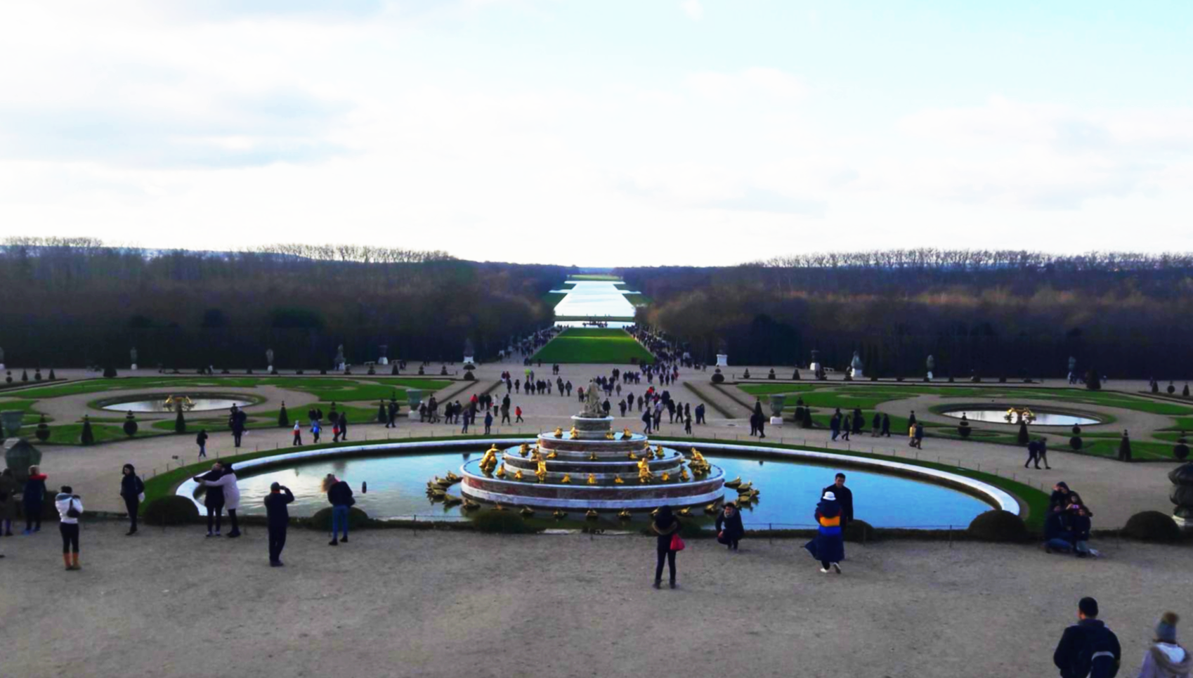 화려한 분수대 베르사유 궁전 정원 분수대