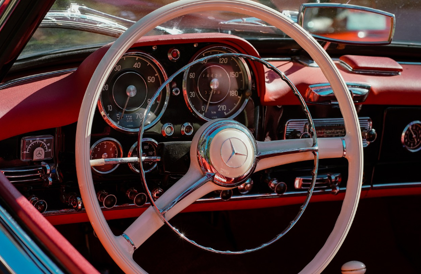 자동차 내부 사진