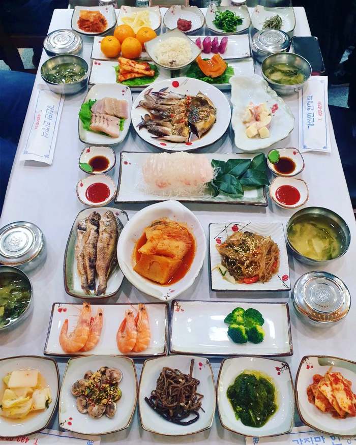 전남 강진 가우도 식당 남도 백반 한정식 홍어 삼합 간장게장 육회 탕탕이 제철 생선 회 한상 택시맛객 맛집 추천