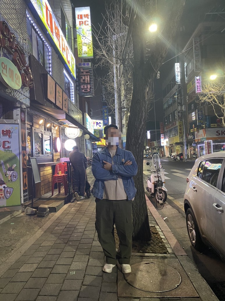 데일리룩(오뭘입)칼하트 청자켓, 유니클로 청자켓, 어커버오버티셔츠, 프리즘웍스 카고바지, 뉴발란스 스니커즈 MT410SA5(799A35), 남자코디, 남자패션, ootd