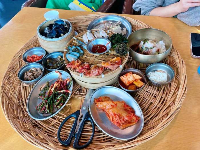 서민갑부 부산 기장 압력솥 전복죽 11첩 반찬 광주리 한상 파는 연 매출 45억 원 슈퍼 리치 갑부 방송 정보