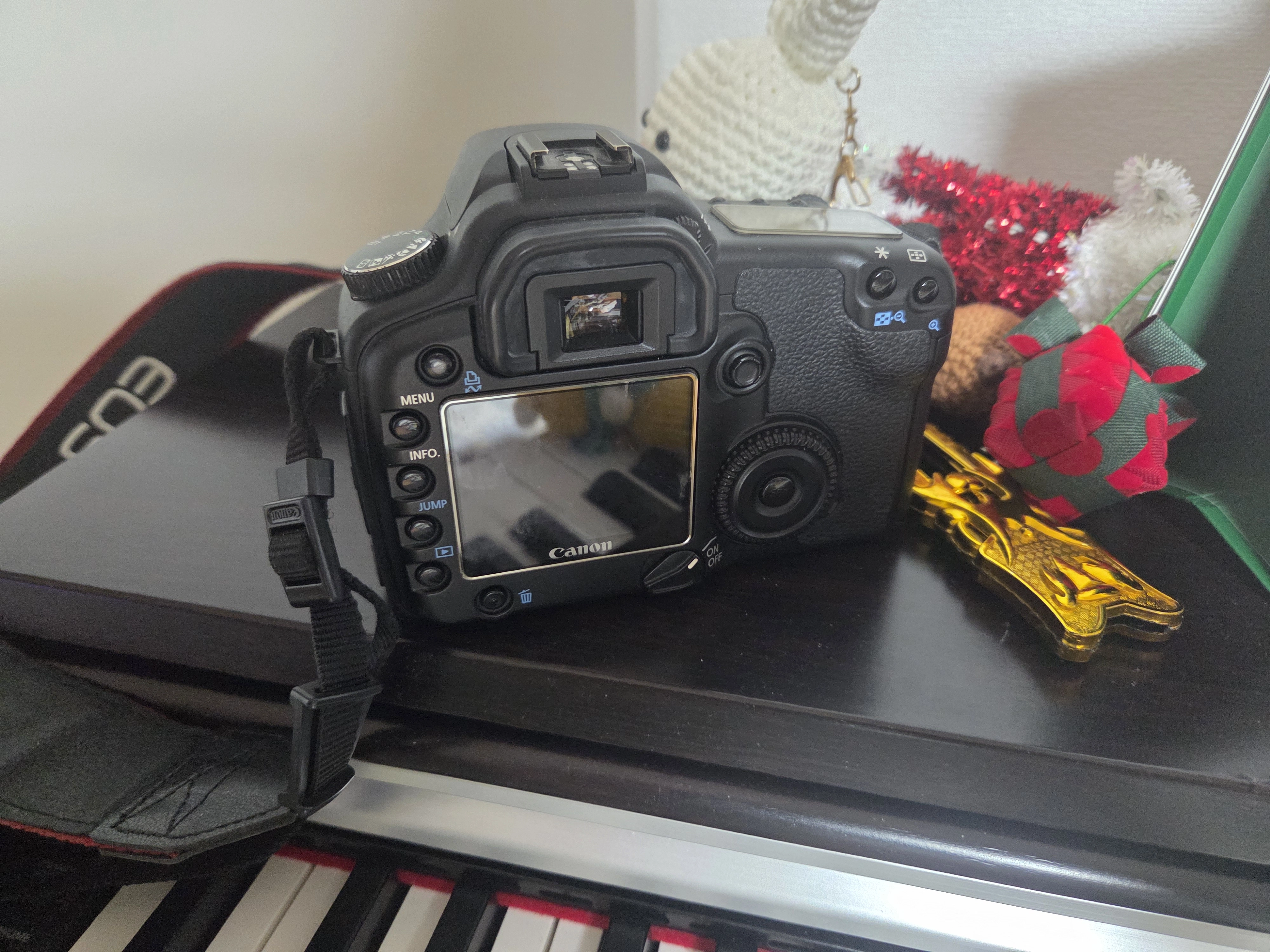 Canon EOS 30D 핫슈(Hot Shoe) 접촉 불량과 외장 플래시 동조 실패 해결