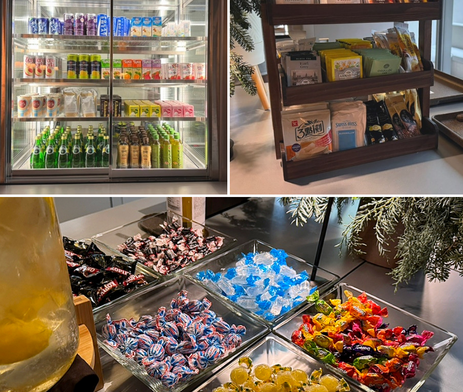 카페 내 다양한 디저트 메뉴 사진